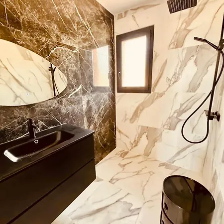 Casa Maredda Bord De Avec Piscine Palasca (Corsica)